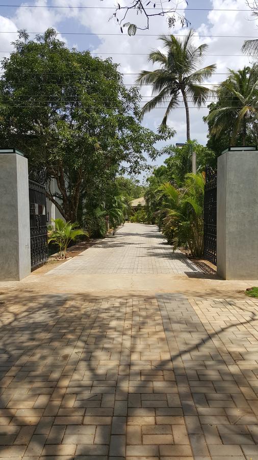 Lokuge Grand Resort Kataragama Exterior foto