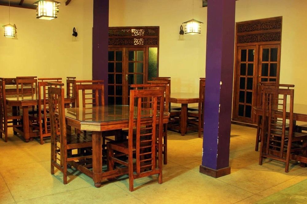 Lokuge Grand Resort Kataragama Exterior foto