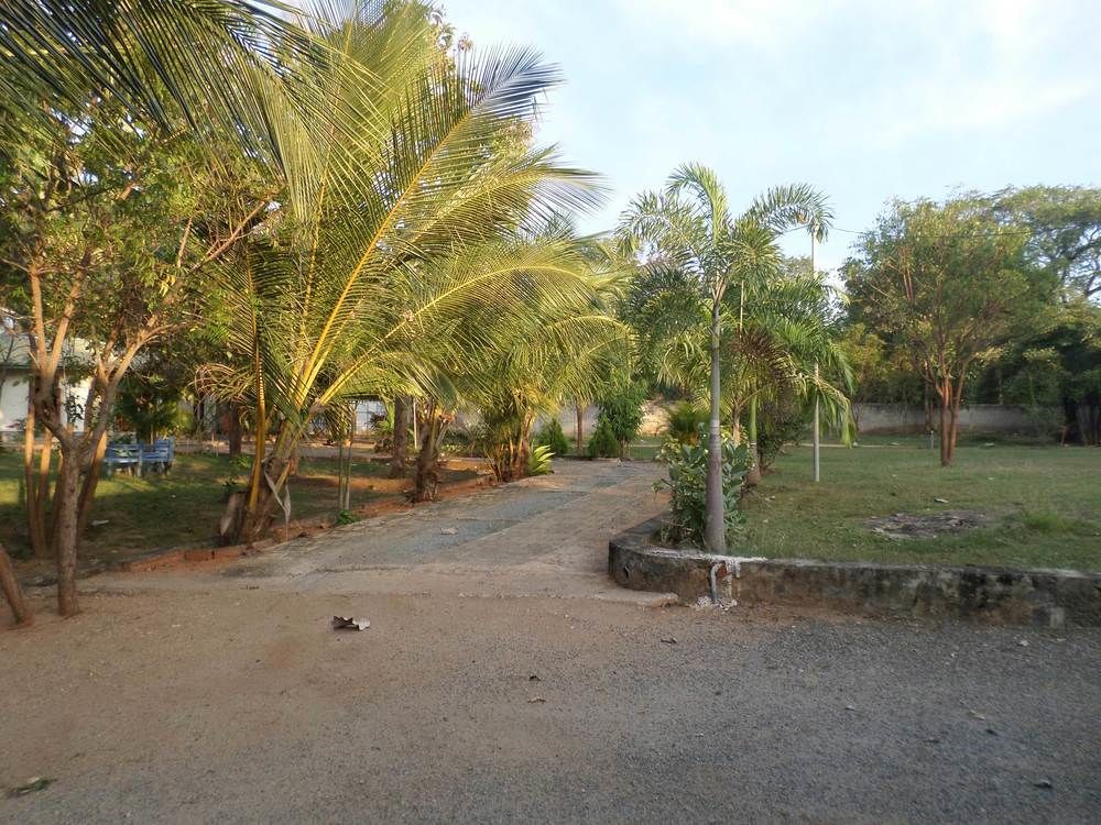 Lokuge Grand Resort Kataragama Exterior foto