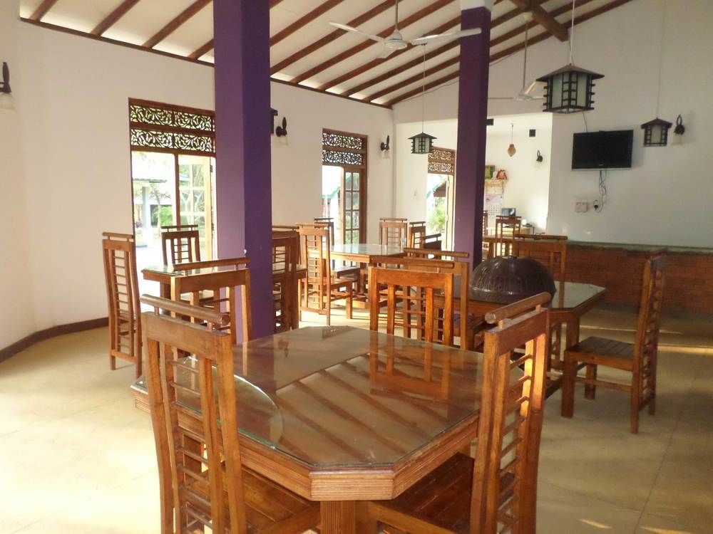 Lokuge Grand Resort Kataragama Exterior foto